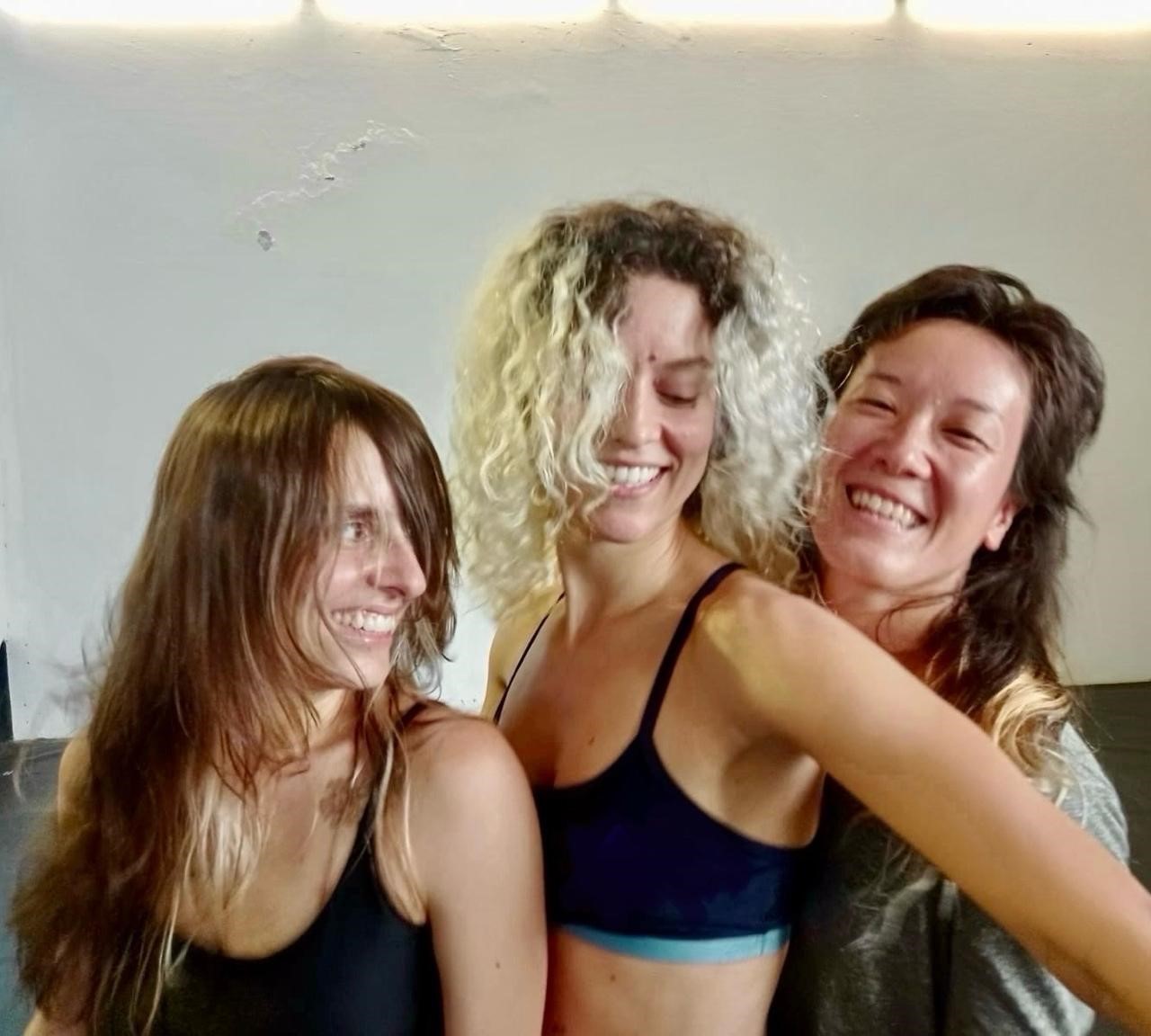 ANA MEDEIROS, CLARISSA BRAGA, MARINA VISKI: É SÓ ISSO