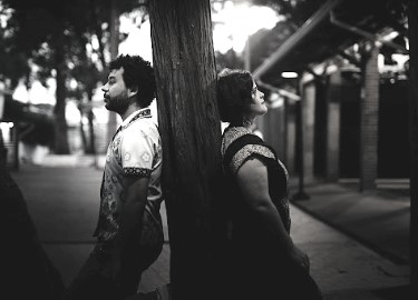 ALESSANDRA LEÃO E RAFA BARRETO: PUNHAL DE PRATA